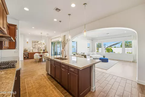 Kitchen - 3930 E Iris Dr, Chandler, AZ 85286 photo 3 of 4