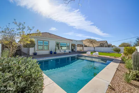 Exterior - 3930 E Iris Dr, Chandler, AZ 85286 photo 8 of 12