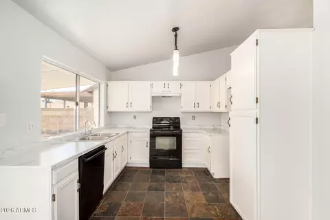 1710 E Greenway Cir, Phoenix, AZ 85042 photo 9