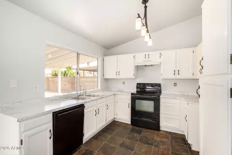 1710 E Greenway Cir, Phoenix, AZ 85042 photo 8