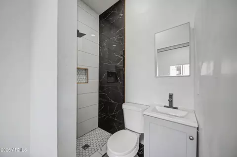 Bath - 4020 S 15th St, Phoenix, AZ 85040 photo 2 of 2