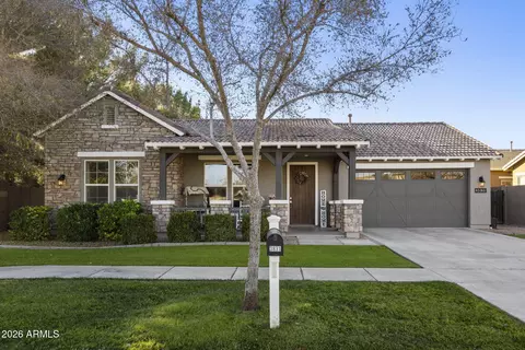 Exterior - 3831 E Weather Vane Rd, Gilbert, AZ 85296 photo 1 of 10