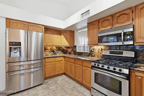 Kitchen - 17002 S 34th Pl, Phoenix, AZ 85048 photo 2 of 3