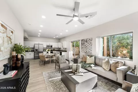 2723 E Schiliro Cir, Phoenix, AZ 85032