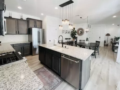 Kitchen - 10431 E Natal Ave, Mesa, AZ 85209 photo 2 of 2