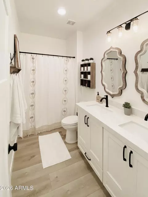 Bath - 10431 E Natal Ave, Mesa, AZ 85209 photo 3 of 4