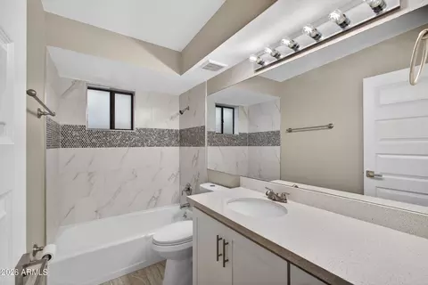 Bath - 6510 E Arbor Ave, Mesa, AZ 85206 photo 1 of 4