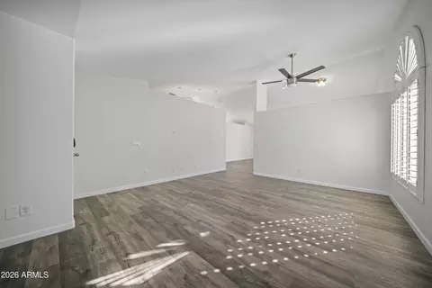 Living - 2821 E Morgan Ct, Gilbert, AZ 85295 photo 3 of 4