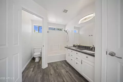 Bath - 2821 E Morgan Ct, Gilbert, AZ 85295 photo 2 of 3