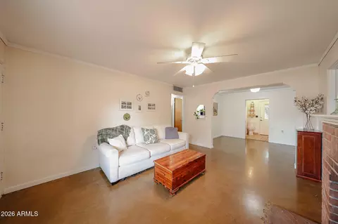 Living - 3108 N 21st Pl, Phoenix, AZ 85016 photo 2 of 4