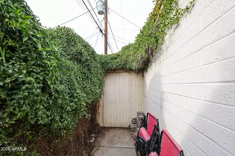 Exterior - 3108 N 21st Pl, Phoenix, AZ 85016 photo 8 of 17