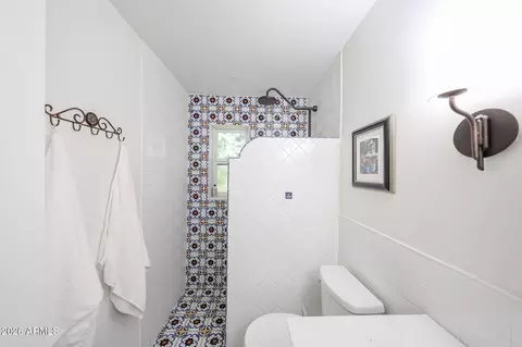 Bath - 3108 N 21st Pl, Phoenix, AZ 85016 photo 6 of 7