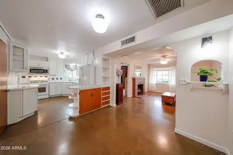 Entry Way - 3108 N 21st Pl, Phoenix, AZ 85016 photo 1 of 2