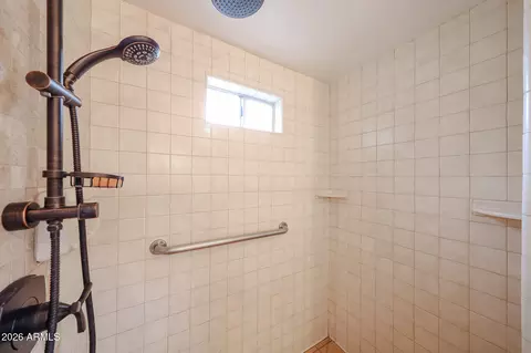Bath - 3108 N 21st Pl, Phoenix, AZ 85016 photo 3 of 7