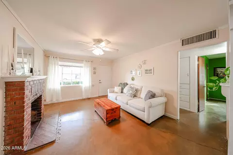 Living - 3108 N 21st Pl, Phoenix, AZ 85016 photo 4 of 4