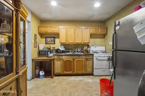 Kitchen - 10013 N 16th Ave N, Phoenix, AZ 85021 photo 1 of 1