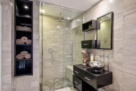 Bath - 118 E Palm Ln, Phoenix, AZ 85004 photo 4 of 5