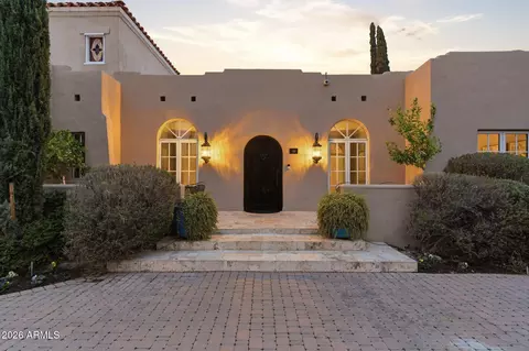 Exterior - 118 E Palm Ln, Phoenix, AZ 85004 photo 2 of 8