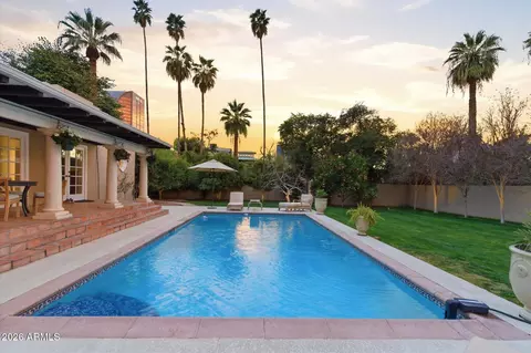 Exterior - 118 E Palm Ln, Phoenix, AZ 85004 photo 4 of 8