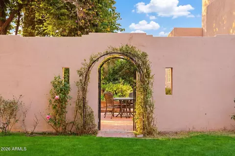 Exterior - 118 E Palm Ln, Phoenix, AZ 85004 photo 6 of 8