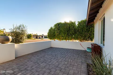 Exterior - 1232 E Broadmor Dr, Tempe, AZ 85282 photo 4 of 16