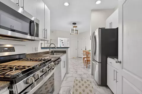 Kitchen - 6900 E Princess Dr #2153, Phoenix, AZ 85054 photo 4 of 4