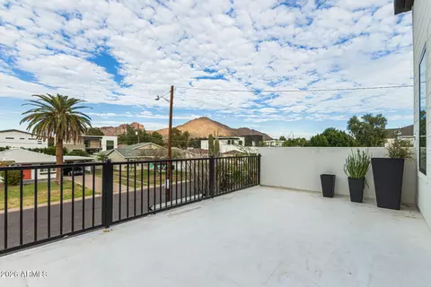 Exterior - 4529 E Glenrosa Ave, Phoenix, AZ 85018 photo 7 of 10