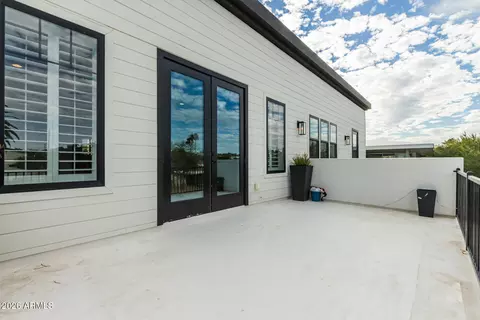 Exterior - 4529 E Glenrosa Ave, Phoenix, AZ 85018 photo 6 of 10