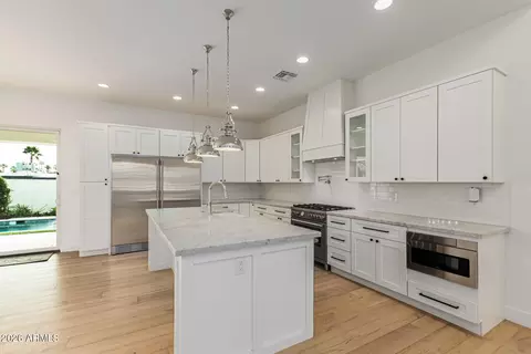 Kitchen - 4529 E Glenrosa Ave, Phoenix, AZ 85018 photo 3 of 4