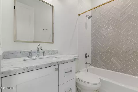 Bath - 4529 E Glenrosa Ave, Phoenix, AZ 85018 photo 7 of 7