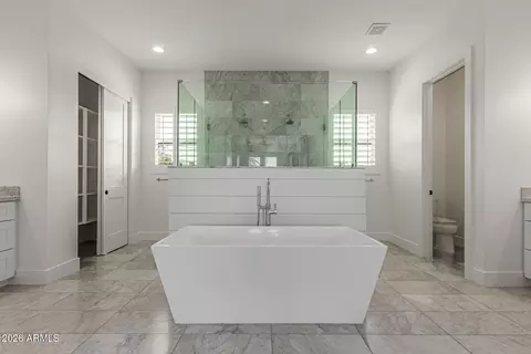 Bath - 4529 E Glenrosa Ave, Phoenix, AZ 85018 photo 5 of 7