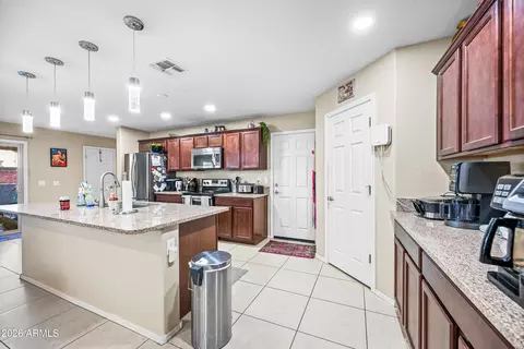 Kitchen - 867 S Swallow Ln, Gilbert, AZ 85296 photo 2 of 2