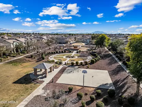 View/Area - 867 S Swallow Ln, Gilbert, AZ 85296 photo 3 of 4