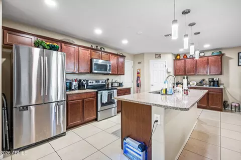 Kitchen - 867 S Swallow Ln, Gilbert, AZ 85296 photo 1 of 2