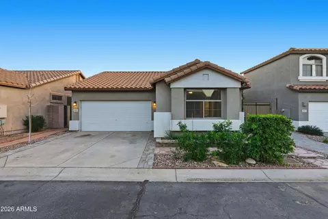 8923 E Capri Ave, Mesa, AZ 85208