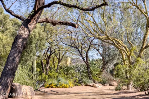 5660 N Saguaro Rd, Paradise Valley, AZ 85253