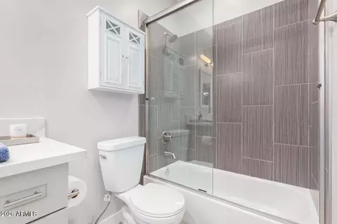 Bath - 2647 E Contention Mine Rd, Phoenix, AZ 85032 photo 5 of 5