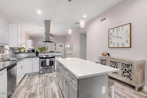 Kitchen - 2647 E Contention Mine Rd, Phoenix, AZ 85032 photo 3 of 4