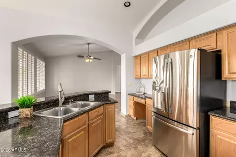 Kitchen - 402 E Blue Eagle Ln, Phoenix, AZ 85086 photo 2 of 4