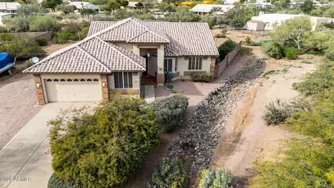402 E Blue Eagle Ln, Phoenix, AZ 85086