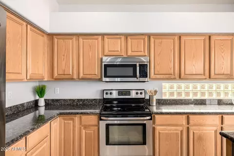 Kitchen - 402 E Blue Eagle Ln, Phoenix, AZ 85086 photo 4 of 4