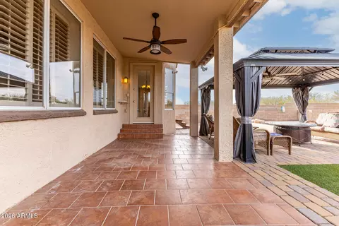Exterior - 402 E Blue Eagle Ln, Phoenix, AZ 85086 photo 4 of 10
