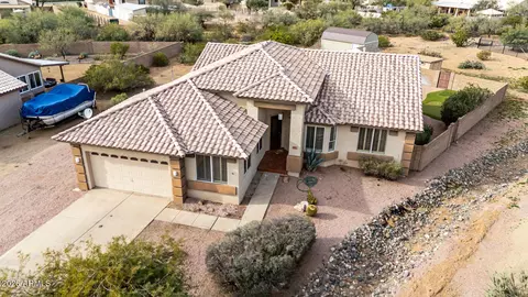 View/Area - 402 E Blue Eagle Ln, Phoenix, AZ 85086 photo 3 of 12