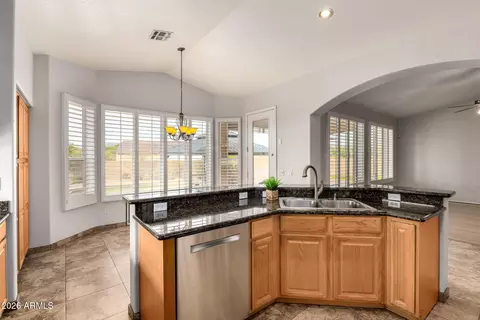 Kitchen - 402 E Blue Eagle Ln, Phoenix, AZ 85086 photo 3 of 4