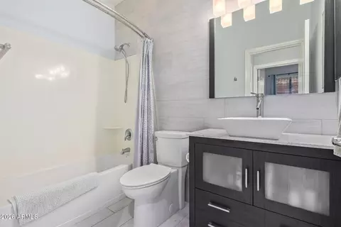 Bath - 4261 E Crown Ct, Gilbert, AZ 85298 photo 2 of 2
