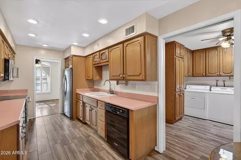 Kitchen - 4654 Escondido Ave, Mesa, AZ 85206 photo 1 of 2