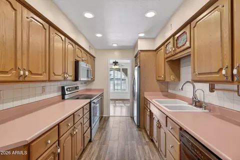 Kitchen - 4654 Escondido Ave, Mesa, AZ 85206 photo 2 of 2