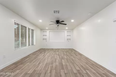 Living - 16632 N 18th Pl, Phoenix, AZ 85022 photo 3 of 4