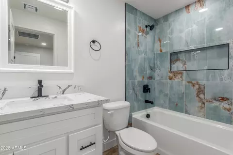 Bath - 16632 N 18th Pl, Phoenix, AZ 85022 photo 3 of 3