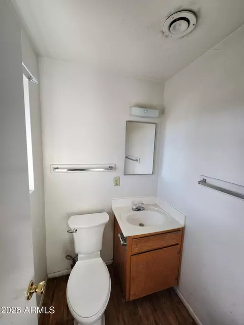 Bath - 8521 N 37th Ave, Phoenix, AZ 85051 photo 2 of 2